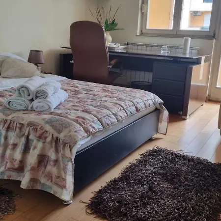 Δωμάτια σε οικογενειακή κατοικία Bolek Mansion