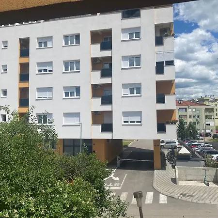 Δωμάτια σε οικογενειακή κατοικία Bolek Mansion *