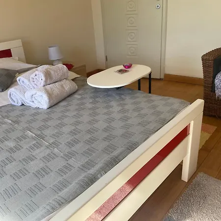 Δωμάτια σε οικογενειακή κατοικία Bolek Mansion Μπάνια Λούκα