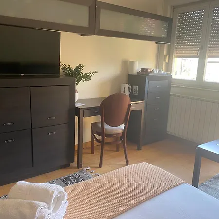 Δωμάτια σε οικογενειακή κατοικία Bolek Mansion